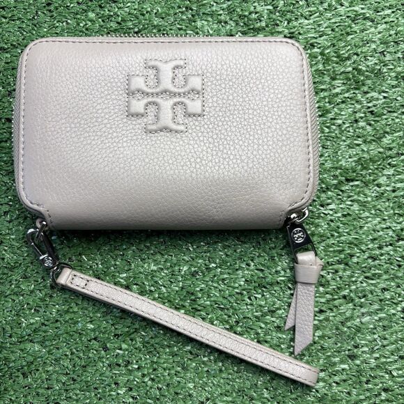 Tory Burch Thea New Ivory White W Gold Zipper Wristlet Wallet  $300 MSRP - Picture 1 of 8